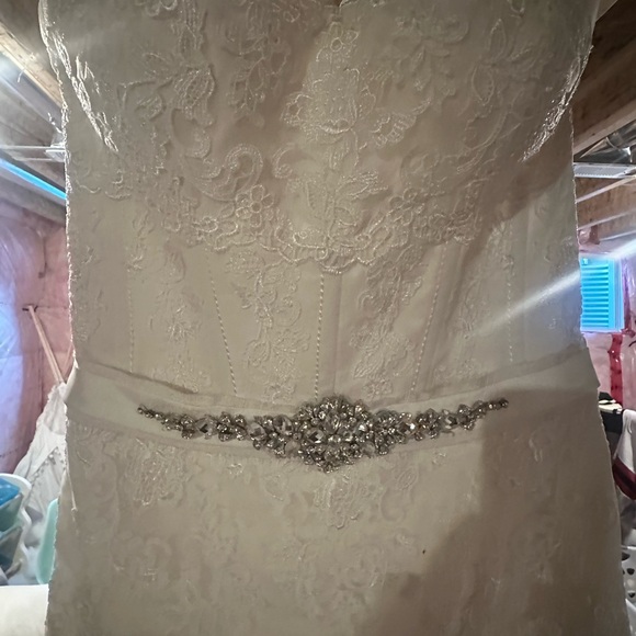 Beautiful mermaid style place and organza wedding gown - Picture 5 of 5